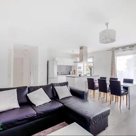 T2 Lumineux 4 Pers Avec Piscine + Balcon Appartement *