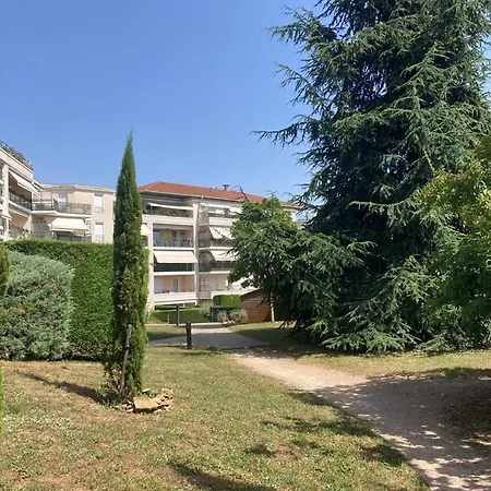Appartamento T2 Lumineux 4 Pers Avec Piscine + Balcon Écully